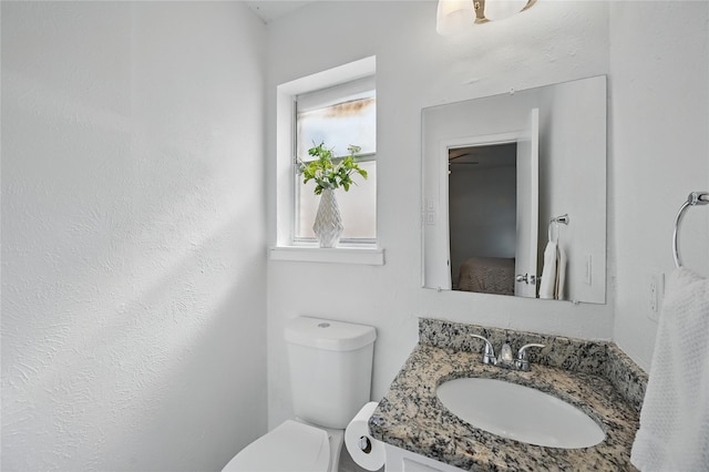 528 Chambers St, Denton, TX 76205 - ensuite bathroom with vanity, toilet, and ensuite bath