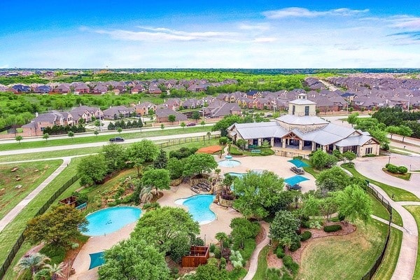 2283 Fox Crossing Ln, Frisco, TX 75036 - aerial view with a residential view