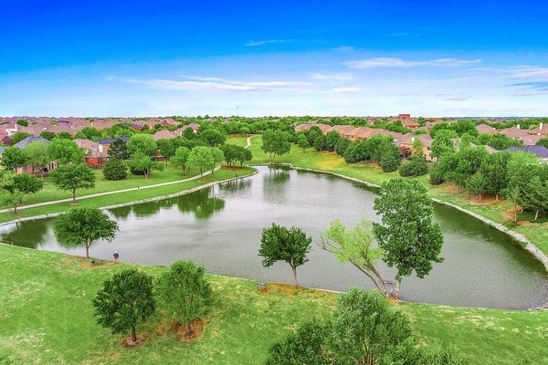 2283 Fox Crossing Ln, Frisco, TX 75036 - birds eye view of property with a water view