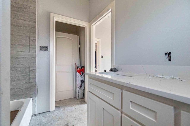 3406 Woodlake Dr, Granbury, TX 76048 - bathroom featuring vanity and a bathing tub