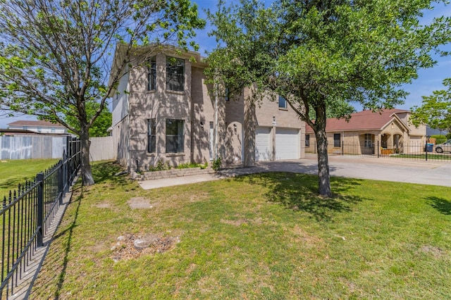 view of front of property featuring fence, driveway, a front yard, and a garage