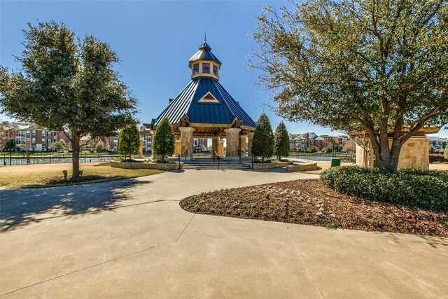 663 Brookstone Dr, Irving, TX 75039 - aerial view of property and surrounding area featuring nearby suburban area and a large body of water