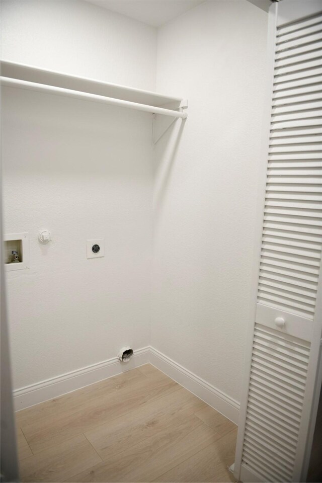 148 E Marguerita Dr, Garland, TX 75040 - bathroom with toilet, shower / washtub combination, and recessed lighting