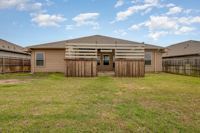 146 Willowbend Loop, Mabank, TX 75156 - back of property featuring a fenced backyard and a lawn