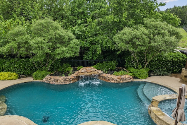 280 Gentry Dr, Prosper, TX 75078 - view of pool featuring fence and a pool with connected hot tub