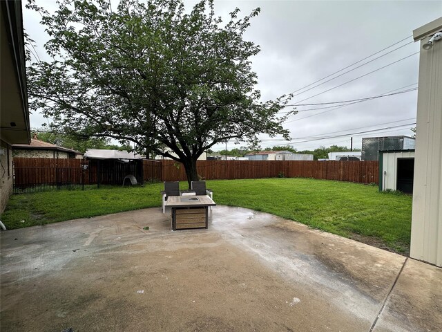 view of patio featuring a fenced backyard