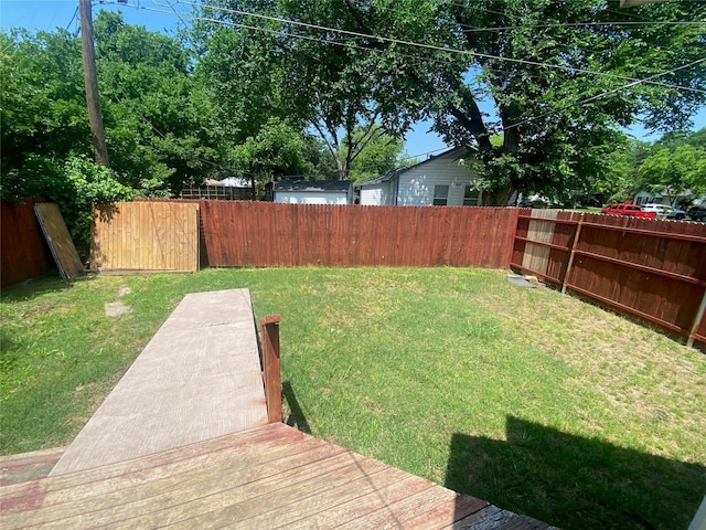 10721 Hermosa Dr, Dallas, TX 75218 - view of yard featuring a fenced backyard