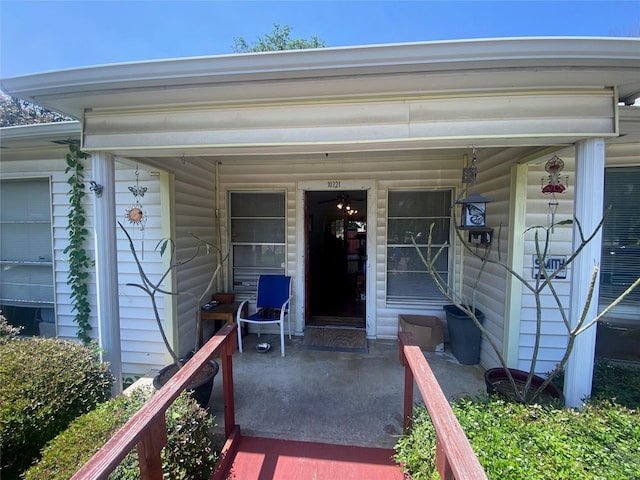 10721 Hermosa Dr, Dallas, TX 75218 - doorway to property with a porch
