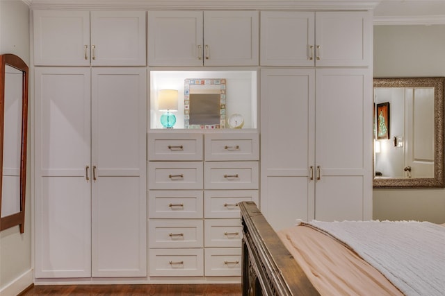 1635 Taft St, Dallas, TX 75208 - bedroom with ornamental molding