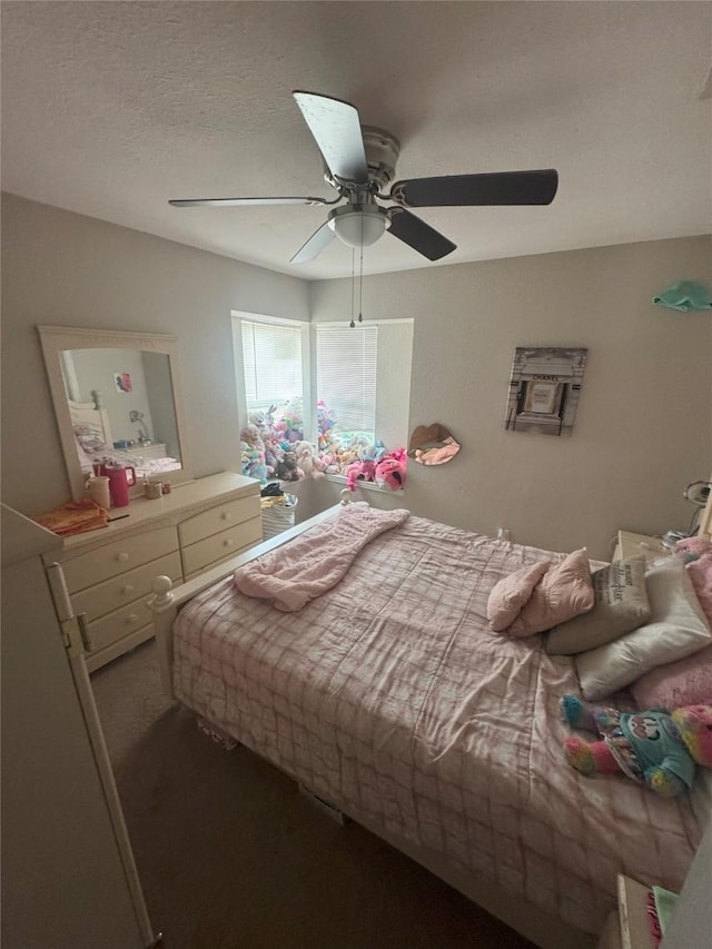 bedroom featuring a ceiling fan