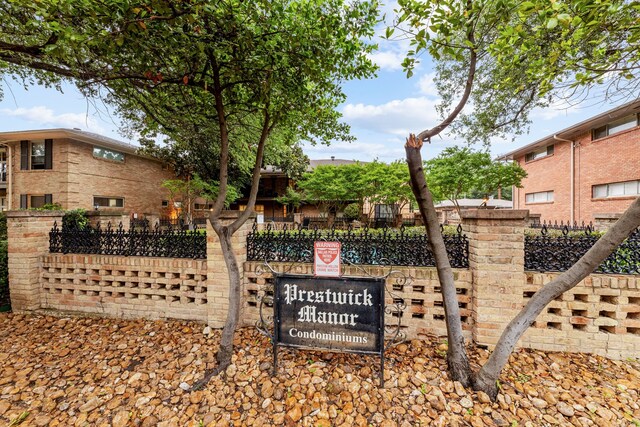 exterior space featuring fence