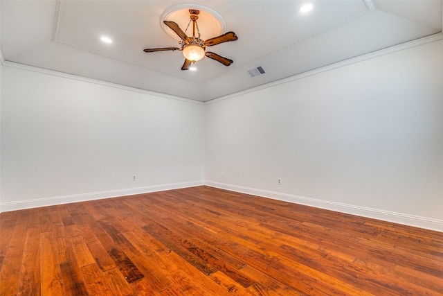 unfurnished room featuring visible vents, dark wood-style flooring, baseboards, recessed lighting, and a ceiling fan