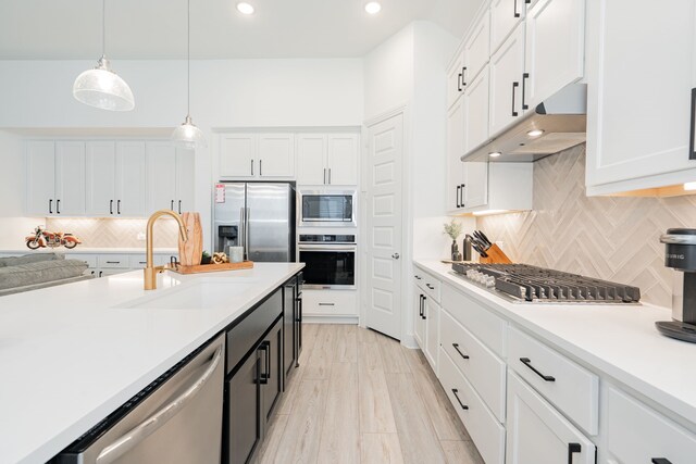 1925 Braided Mane Ave, Aubrey, TX 76227 - dining space featuring wood finished floors, plenty of natural light, vaulted ceiling, baseboards, and recessed lighting