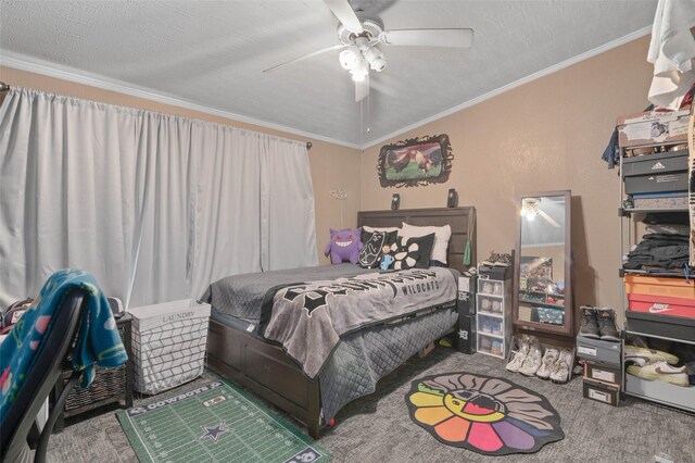 bedroom featuring crown molding, carpet floors, and ceiling fan