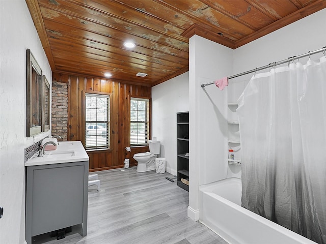 2802 Cinnamon Springs Rd, Glenn Heights, TX 75154 - bathroom featuring toilet, baseboards, and wooden ceiling