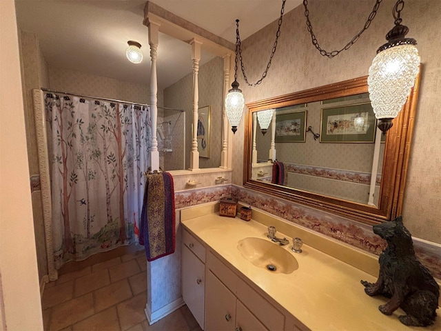 46916 US Highway 69 N, Bullard, TX 75757 - full bathroom featuring vanity, curtained shower, and wallpapered walls