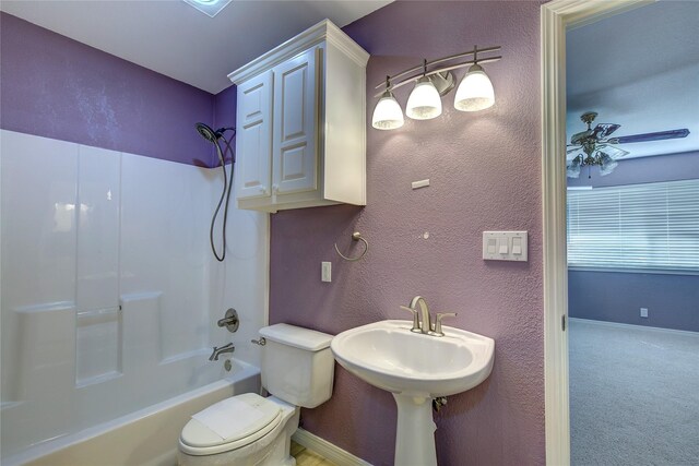 2160 W Fm 550, Mclendon Chisholm, TX 75032 - bathroom featuring toilet, shower / tub combination, baseboards, and a textured wall