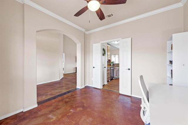 interior space with arched walkways, a ceiling fan, finished concrete floors, visible vents, and ornamental molding