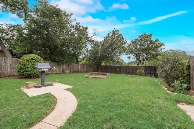 913 Vince Ln, Desoto, TX 75115 - view of yard featuring a fenced backyard