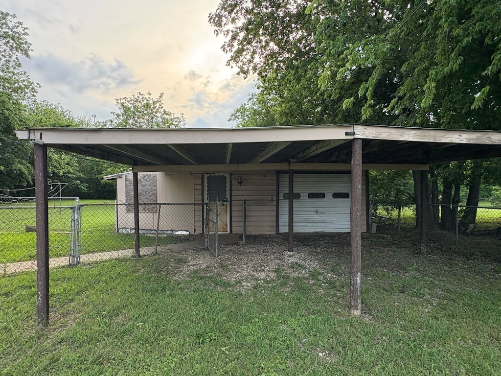 3709 N State Highway 91, Denison, TX 75020 - exterior space featuring fence