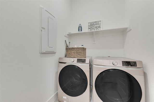 1719 Godello Dr, Mclendon Chisholm, TX 75032 - laundry room with baseboards, laundry area, and washer and clothes dryer