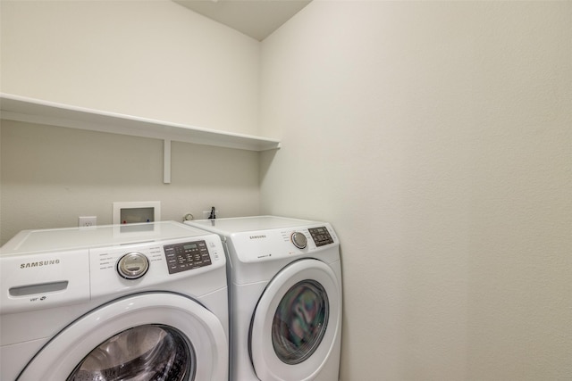 7793 Gulf Walk Rd, Frisco, TX 75036 - laundry area featuring separate washer and dryer