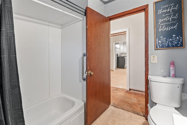 full bath featuring toilet and bathtub / shower combination