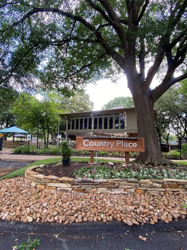 1621 Lake Hill Ln, Plano, TX 75023 - view of community / neighborhood sign