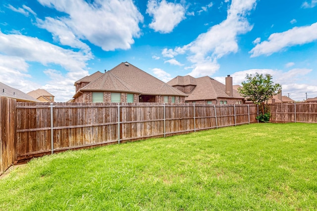 733 Ravenwood Dr, Saginaw, TX 76179 - view of yard