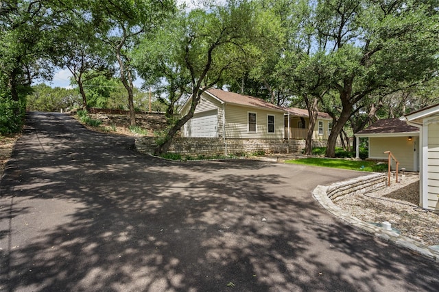 2311 Cedar Cir, Granbury, TX 76048 - view of front of home