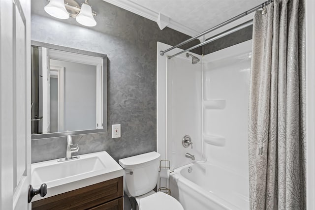 2311 Cedar Cir, Granbury, TX 76048 - full bath with toilet, shower / bath combination with curtain, vanity, and crown molding