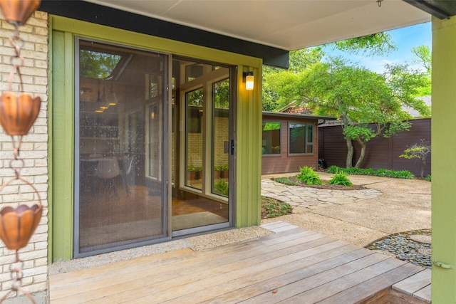 deck featuring fence