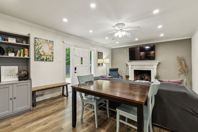 dining space featuring ceiling fan, recessed lighting, wood finished floors, and visible vents