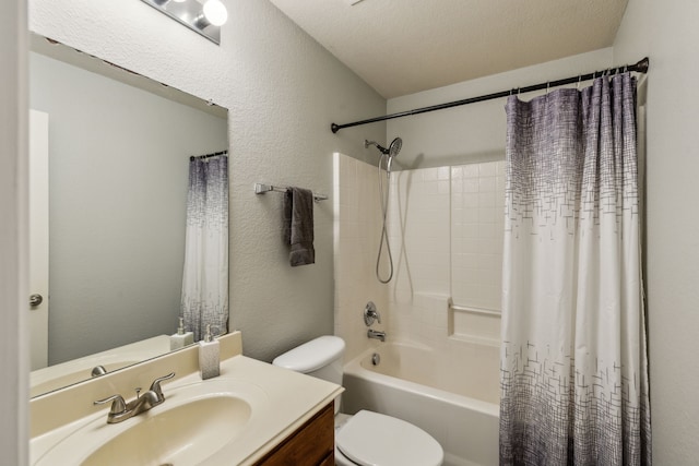 2041 Lake Trail Dr, Heartland, TX 75126 - full bath with vanity, shower / tub combo with curtain, a textured wall, and toilet