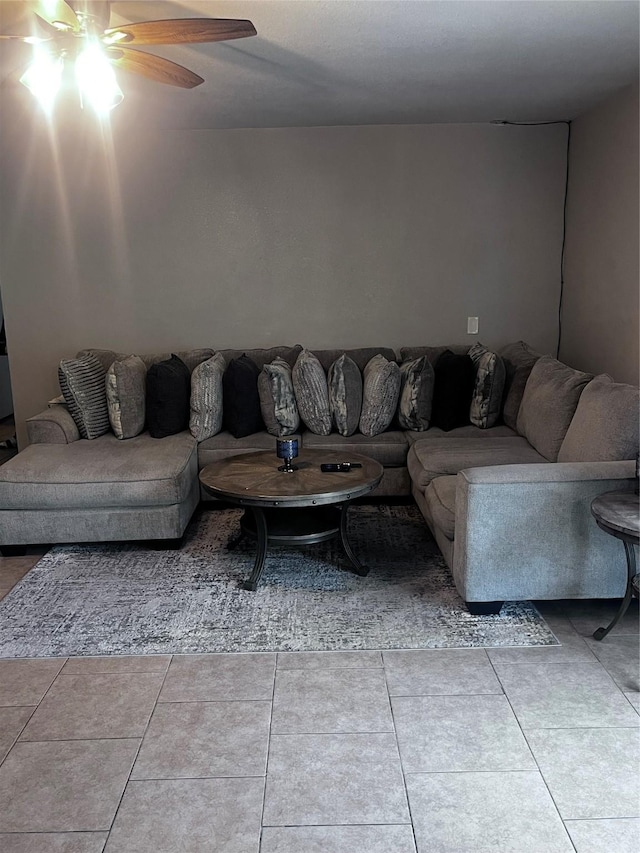 2551 Mossglen Dr, Dallas, TX 75227 - tiled living area featuring a ceiling fan