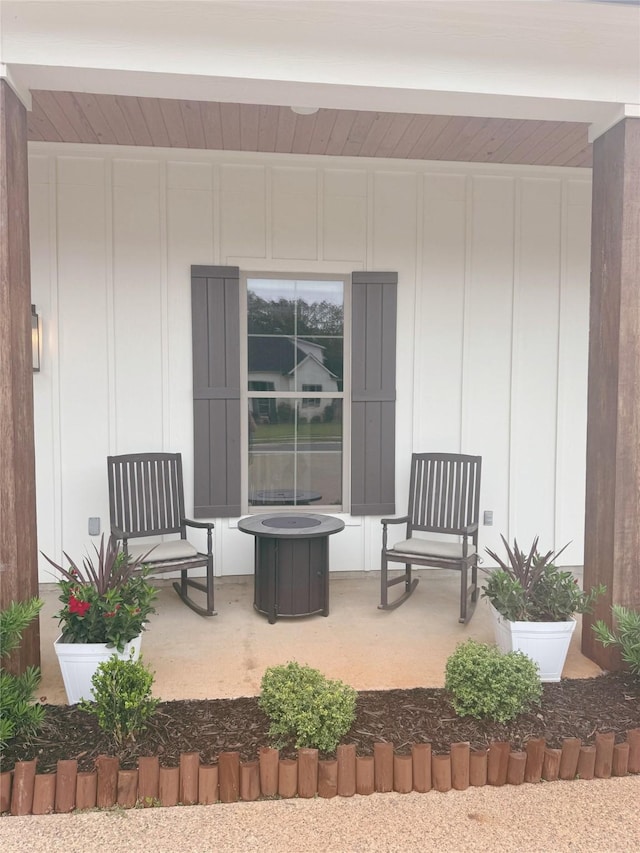view of patio / terrace featuring covered porch