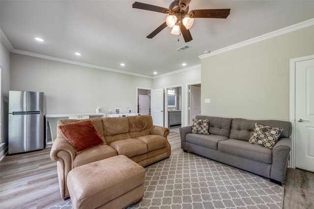 1314 Fleming Rd, Bells, TX 75414 - living area with a ceiling fan, visible vents, recessed lighting, and light wood-style floors
