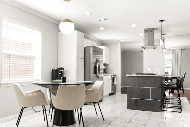 dining space featuring visible vents, marble finish floor, and baseboards
