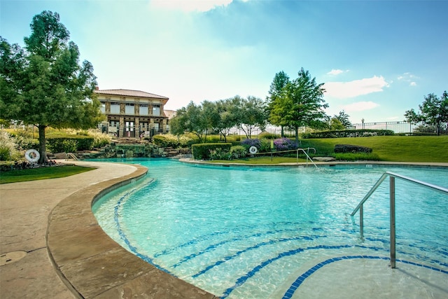 pool with fence