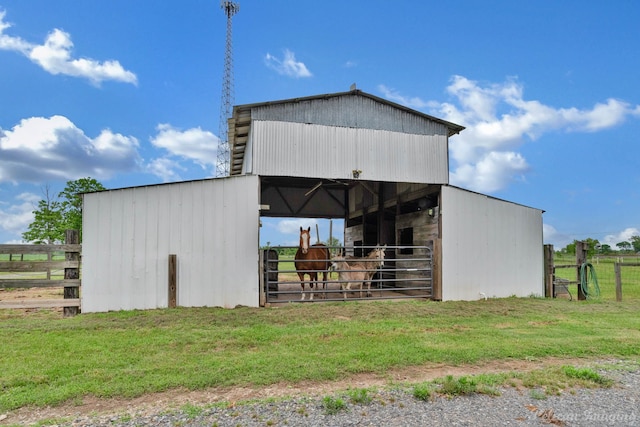 view of outdoor structure with an outdoor structure and an exterior structure
