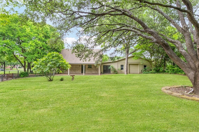 view of yard featuring fence