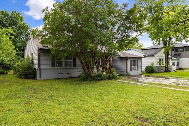3724 Highgrove Dr, Dallas, TX 75220 - view of front of property featuring crawl space, roof with shingles, and a front yard
