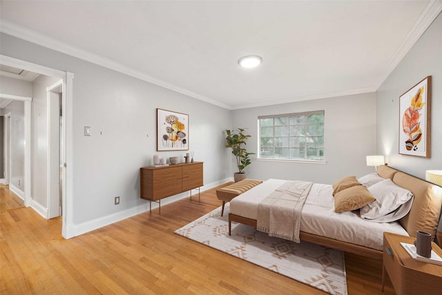 9661 Lynbrook Dr, Dallas, TX 75238 - bedroom featuring crown molding, light wood finished floors, and baseboards