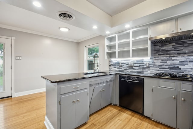 9661 Lynbrook Dr, Dallas, TX 75238 - kitchen featuring open shelves, a peninsula, ventilation hood, a sink, and dishwasher