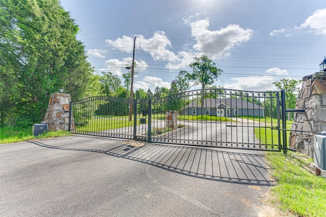 5553 Lakeshore Ct, Log Cabin, TX 75148 - view of gate