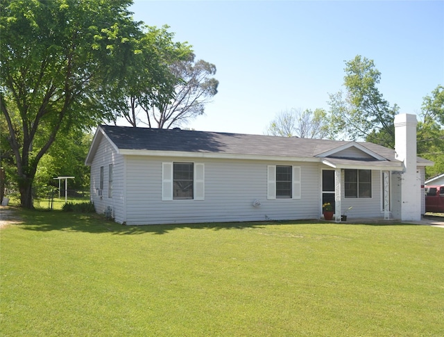 372 Shoreline Dr, Azle, TX 76020 - single story home featuring a front lawn and a chimney