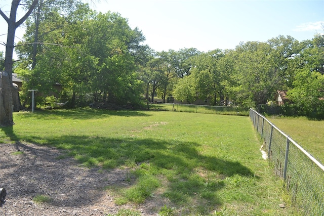 372 Shoreline Dr, Azle, TX 76020 - view of yard featuring fence
