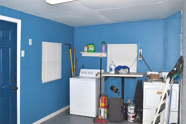 372 Shoreline Dr, Azle, TX 76020 - laundry room featuring washer and dryer, laundry area, and baseboards