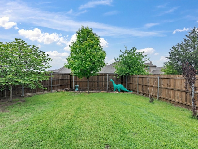 1646 Country Hls, Waxahachie, TX 75165 - view of yard featuring a fenced backyard