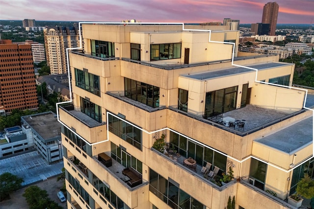 3111 Welborn St Unit 1703, Dallas, TX 75219 - view of property with a city view